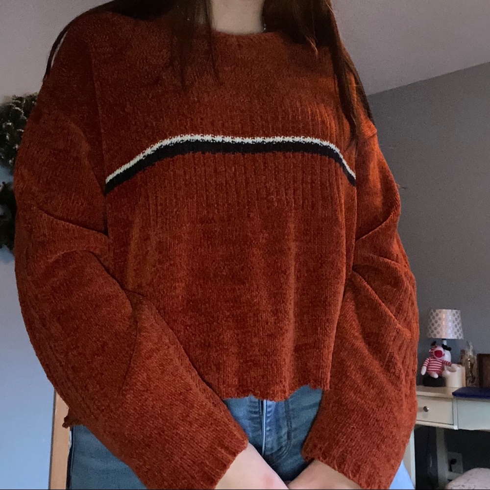 Cropped burgundy orange sweater